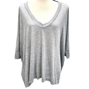 EMMA & SAM GRAY V NECK SHORT SLEEVE LOOSE FIT BOXY TOP